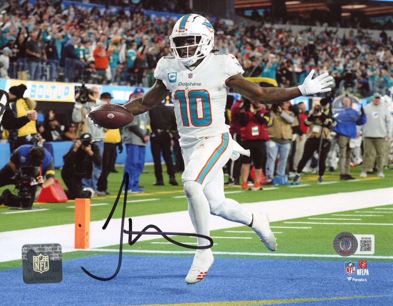 Tyreek Hill Miami Dolphins Fanatics Authentic Autographed 8 x 10