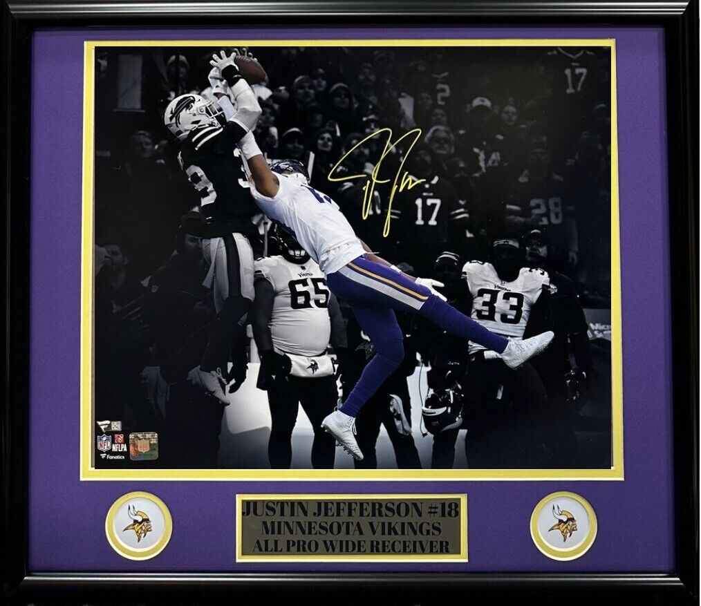 Vikings Justin Jefferson Signed 16x20 The Catch Spotlight Photo