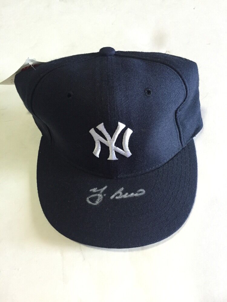 Yogi Berra Signed Official New Era hat Mint Autograph Jsa Coa Hof