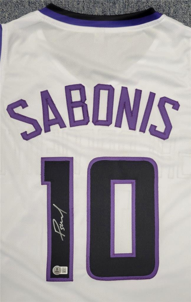 Domantas Sabonis signed Sacramento Kings Jersey autograph  BAS Beckett Witness Image 2