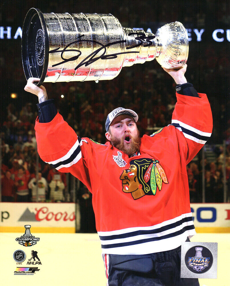 Scott Darling Signed Blackhawks Holding 2015 Stanley Cup 8x10 Photo - (SS COA) Image 1