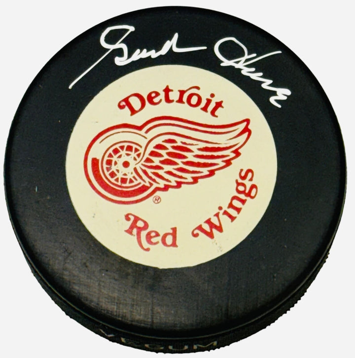 Gordie Howe Autographed Vintage Detroit Red Wings Puck (JSA) Image 1