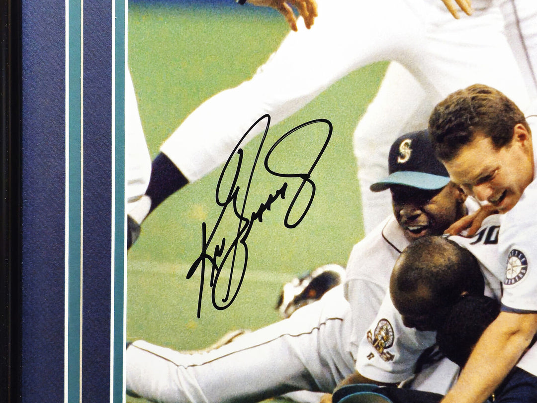 KEN GRIFFEY JR AUTOGRAPHED FRAMED 16X20 PHOTO MARINERS 95 DOGPILE BECKETT 224856 Image 3