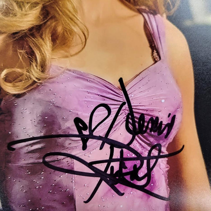 Denise Richards signed 11x14 Photo #1 model actress autograph  Beckett BAS Holo Image 2