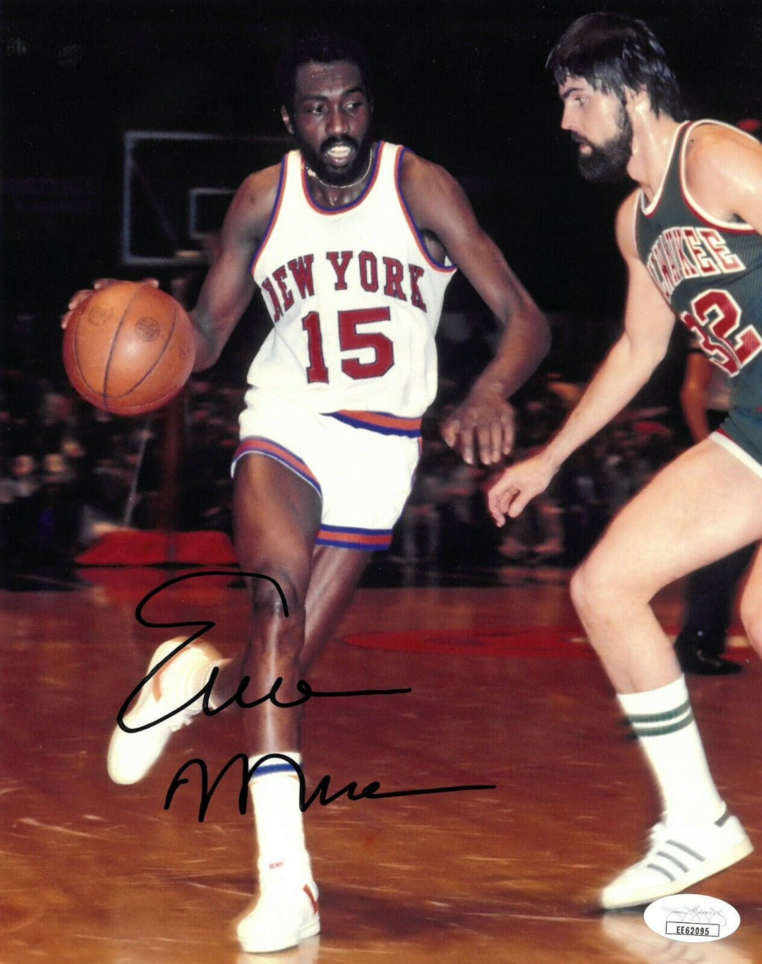 Earl Monroe signed New York Knicks 8x10 Photo- JSA Hologram (black sig vs Bucks) Image 1