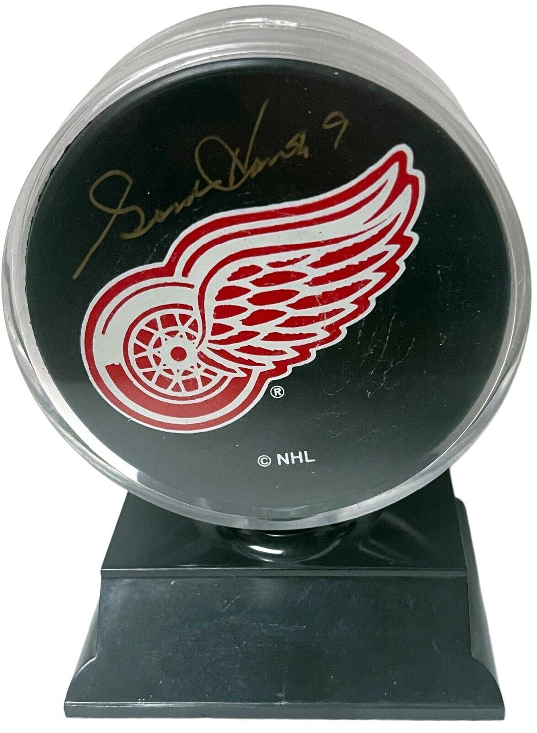 Gordie Howe signed Detroit Red Wings Old Logo NHL Hockey Puck #9 w/ Case-Beckett Image 2