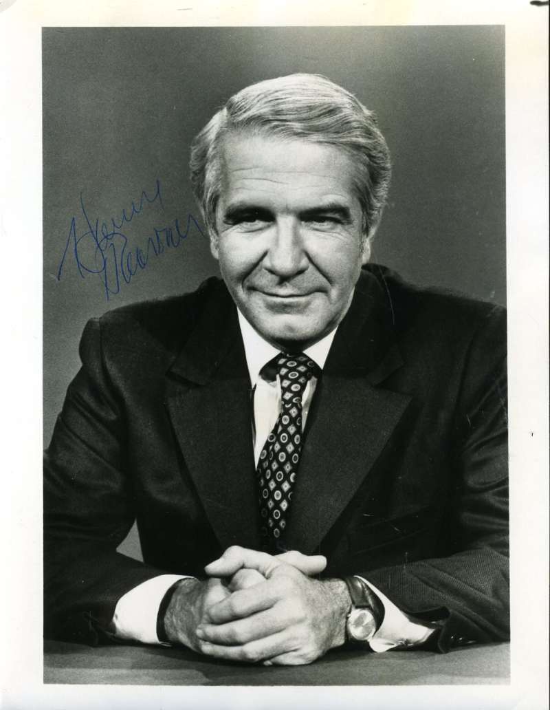 Harry Reasoner Signed Psa/dna Certified 7x9 Photo Authenticated Autograph Image 2