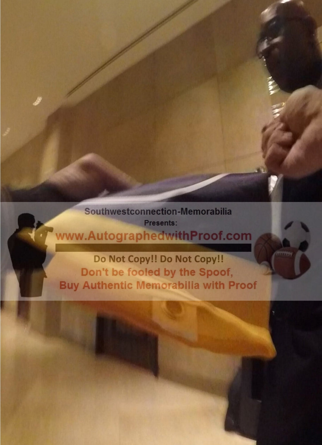 LA Rams Legends Signed Football Flag Eric Dickerson Jim Everett Henry Ellard Beckett