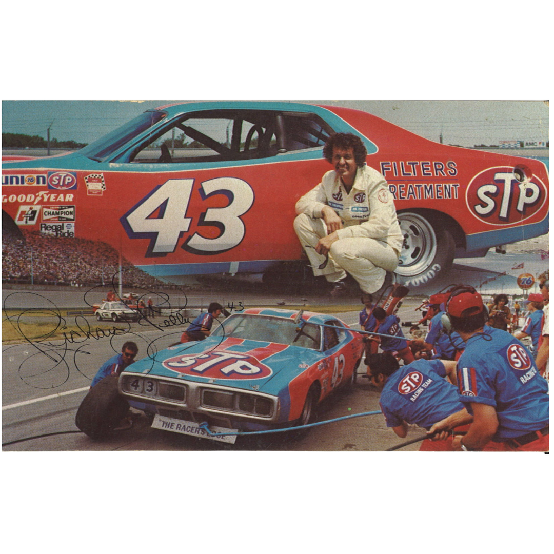 Richard Petty #43 Car w/Petty Kneeling with Pit Crew 4x6 Postcard