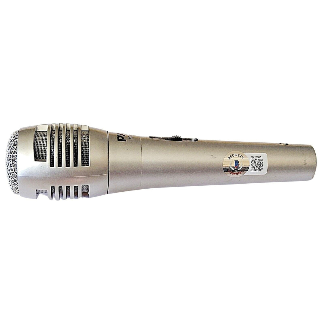 Hollywood- Autographed- Tracy Morgan Signed Pyle Microphone Proof Photo Beckett Authentic Auto COA 102