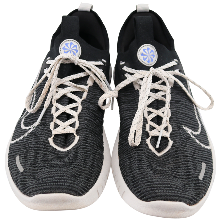Aaron Boone Yankees Autographed 2025 Game Used Black Nike Free Shoes (CX Auth)