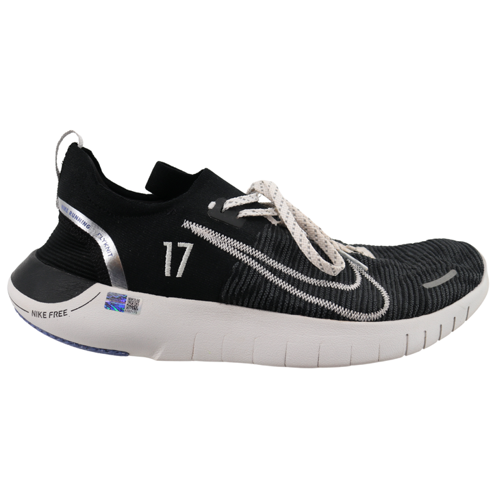Aaron Boone Yankees Autographed 2025 Game Used Black Nike Free Shoes (CX Auth)