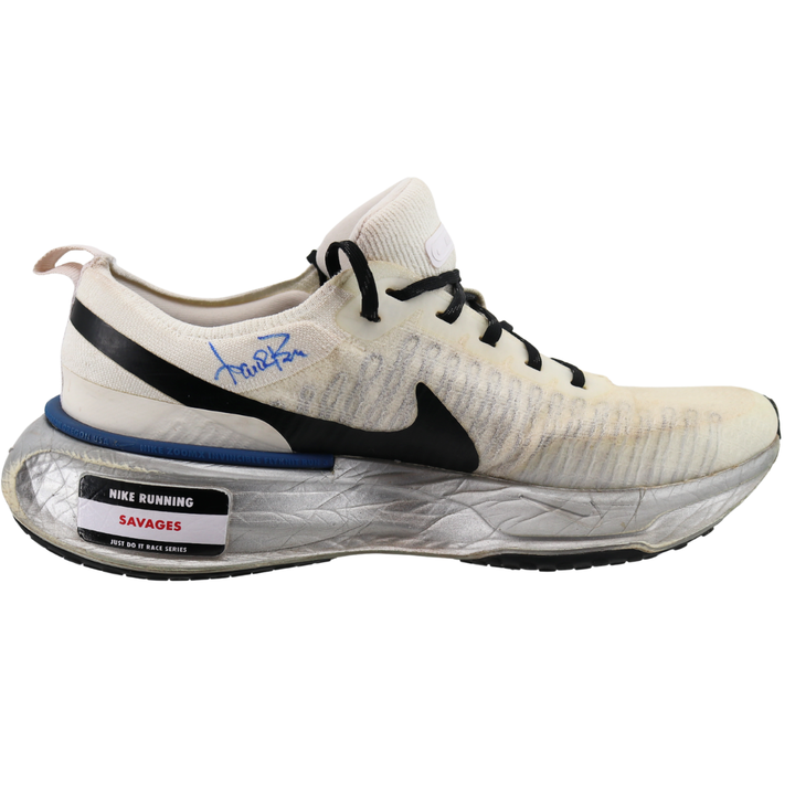 Aaron Boone Yankees Autographed 2025 Game Used White Nike Running Shoes CX Auth