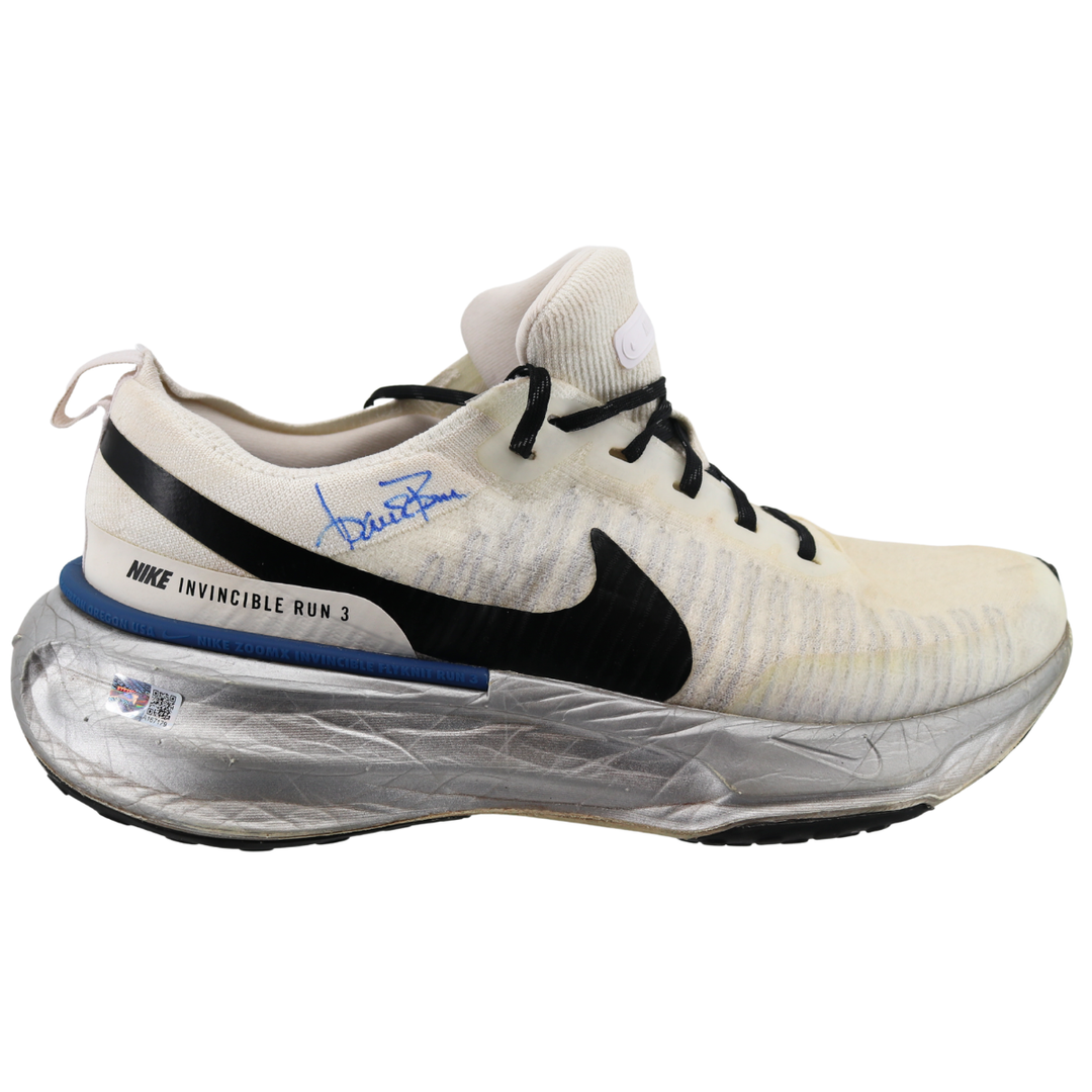 Aaron Boone Yankees Autographed 2025 Game Used White Nike Running Shoes CX Auth