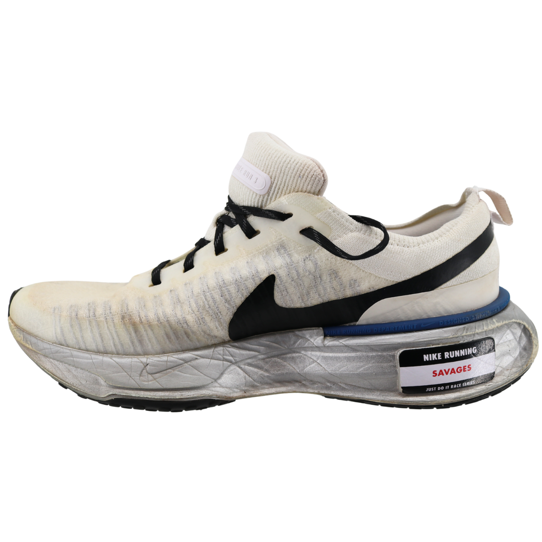 Aaron Boone Yankees Autographed 2025 Game Used White Nike Running Shoes CX Auth