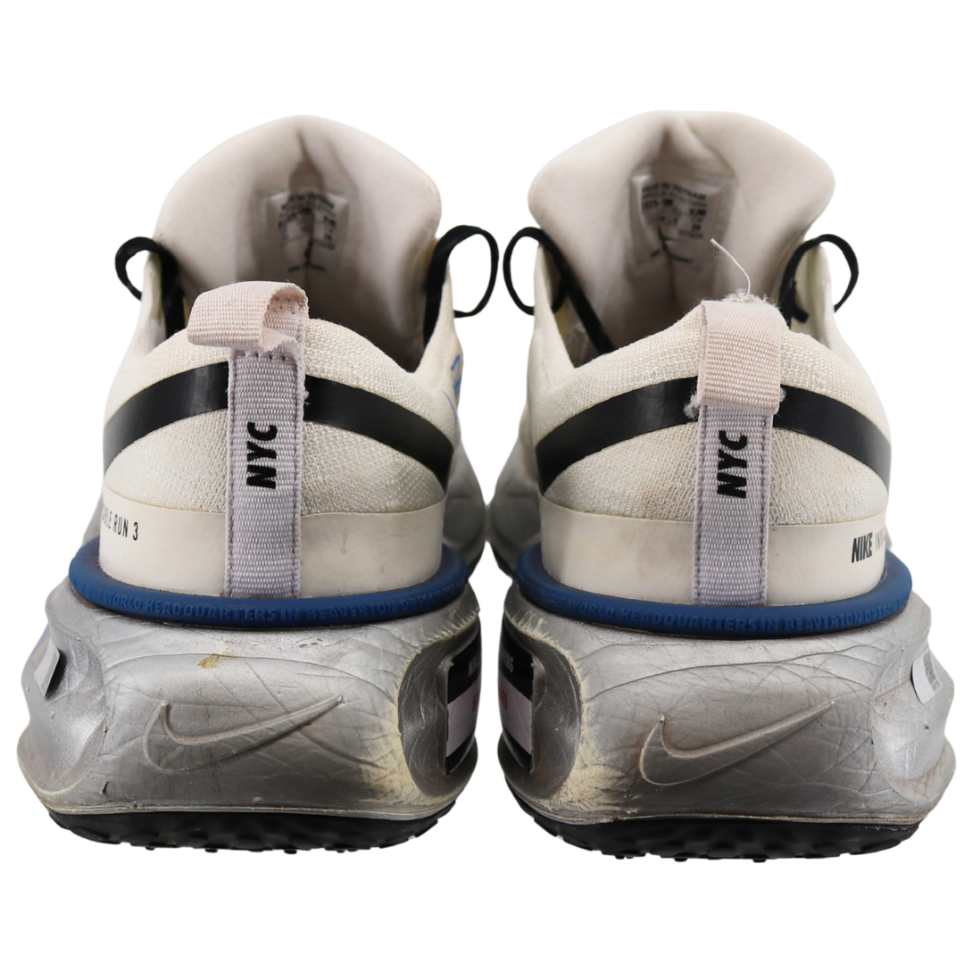 Aaron Boone Yankees Autographed 2025 Game Used White Nike Running Shoes CX Auth