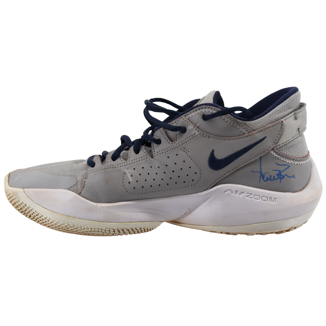 Aaron Boone Yankees Autographed 2025 Game Used Grey Nike Giannis Shoes (CX Auth)