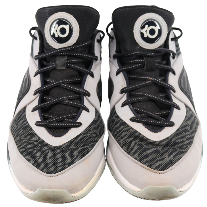 Aaron Boone Yankees Autographed 2025 Game Used Black Nike KD 16 Shoes (CX Auth)