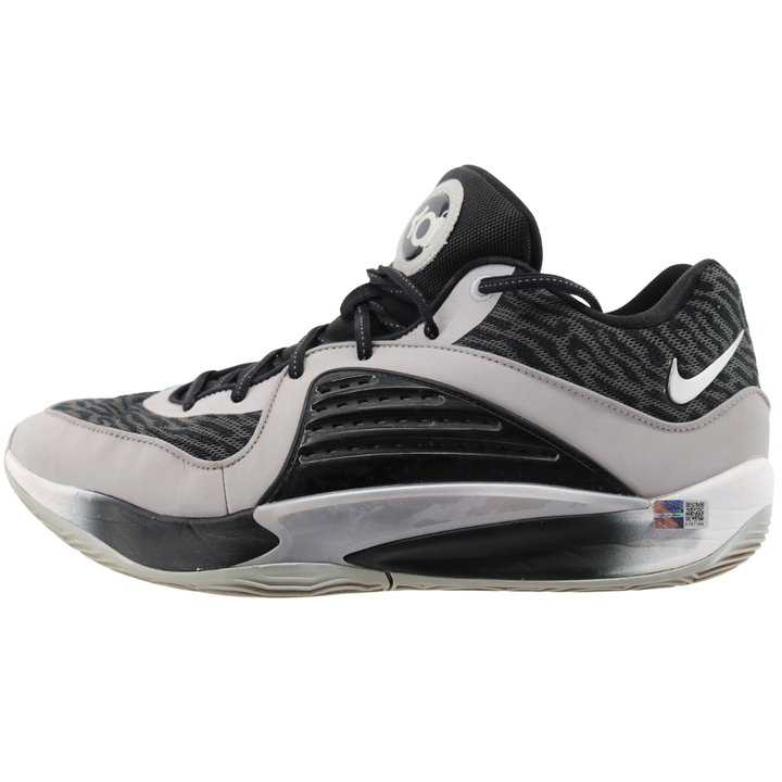 Aaron Boone Yankees Autographed 2025 Game Used Black Nike KD 16 Shoes (CX Auth)