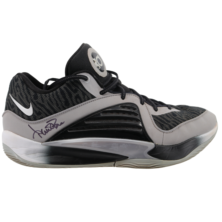 Aaron Boone Yankees Autographed 2025 Game Used Black Nike KD 16 Shoes (CX Auth)