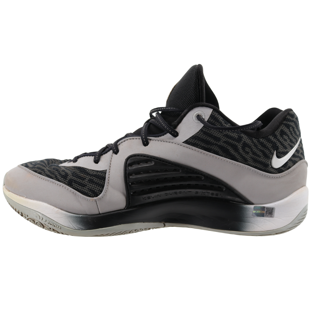 Aaron Boone Yankees Autographed 2025 Game Used Black Nike KD 16 Shoes (CX Auth)
