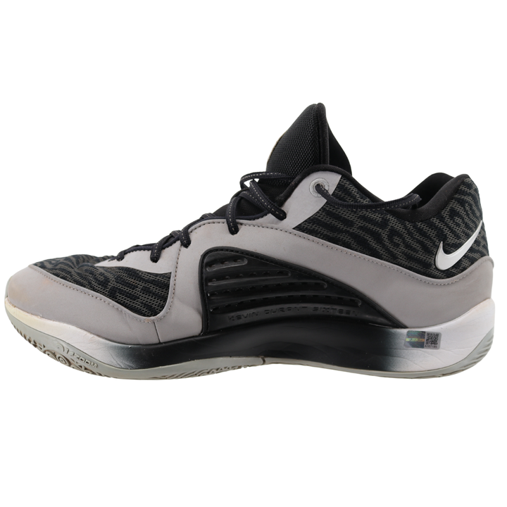 Aaron Boone Yankees Autographed 2025 Game Used Black Nike KD 16 Shoes (CX Auth)