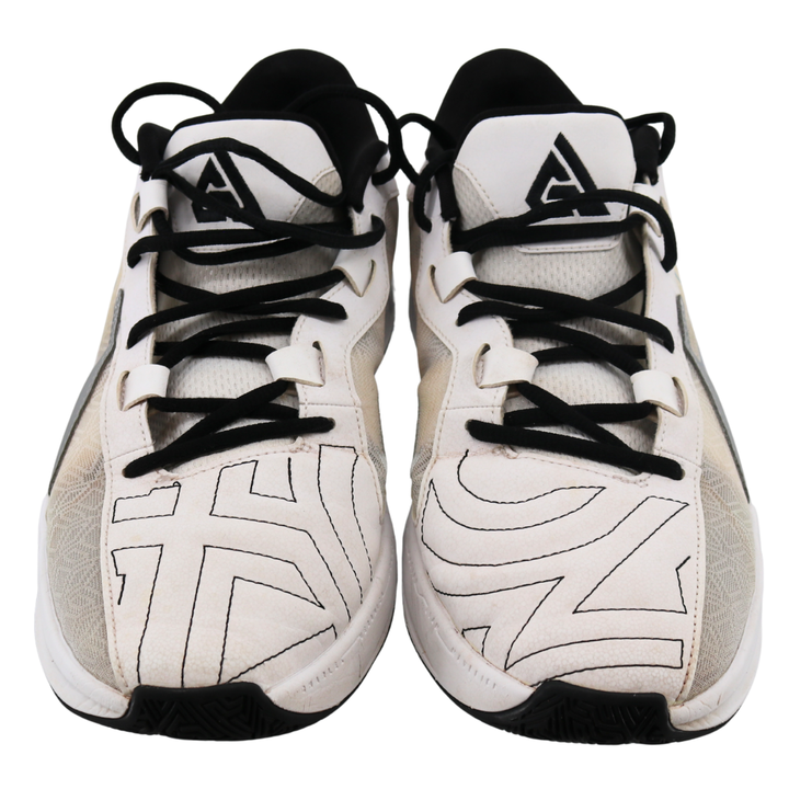Aaron Boone Yankees Autographed 2025 Game Used Nike Giannis Shoes-1 CX Auth