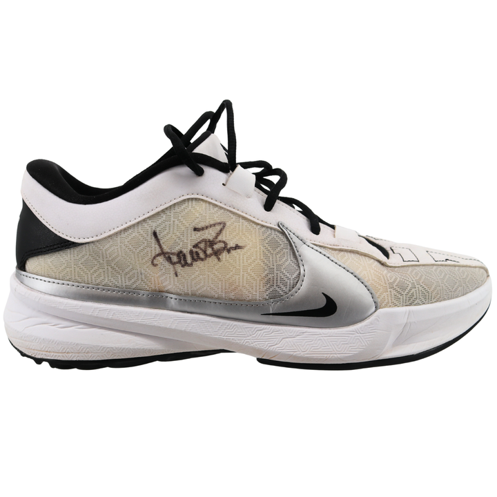 Aaron Boone Yankees Autographed 2025 Game Used Nike Giannis Shoes-1 CX Auth