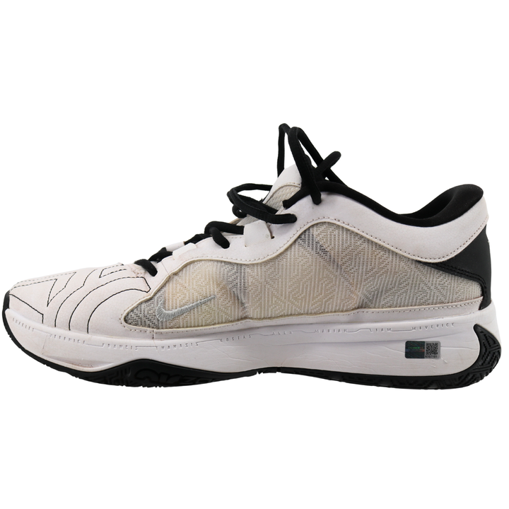 Aaron Boone Yankees Autographed 2025 Game Used Nike Giannis Shoes-1 CX Auth