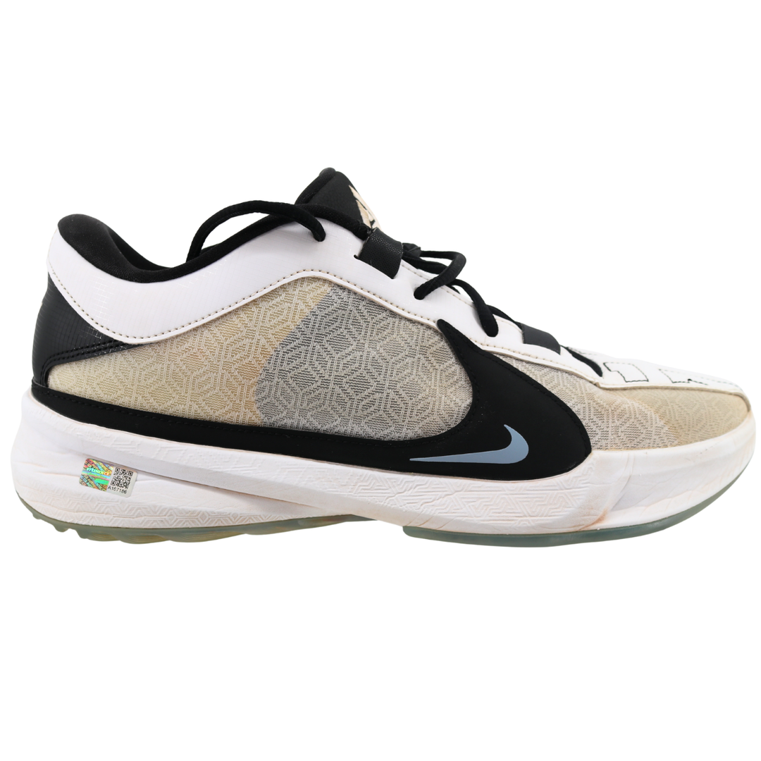 Aaron Boone Yankees Autographed 2025 Game Used Nike Giannis Air Shoes-2 CX Auth