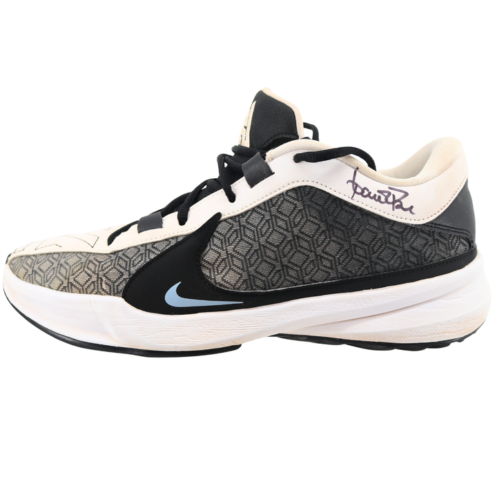 Aaron Boone Yankees Autographed 2025 Game Used Nike Giannis Air Shoes-2 CX Auth