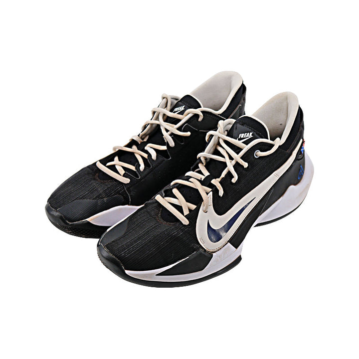 Aaron Boone New York Yankees 2021 Game Used Black/White Nike Air Zoom Freak Sneaker Pair - Size 11