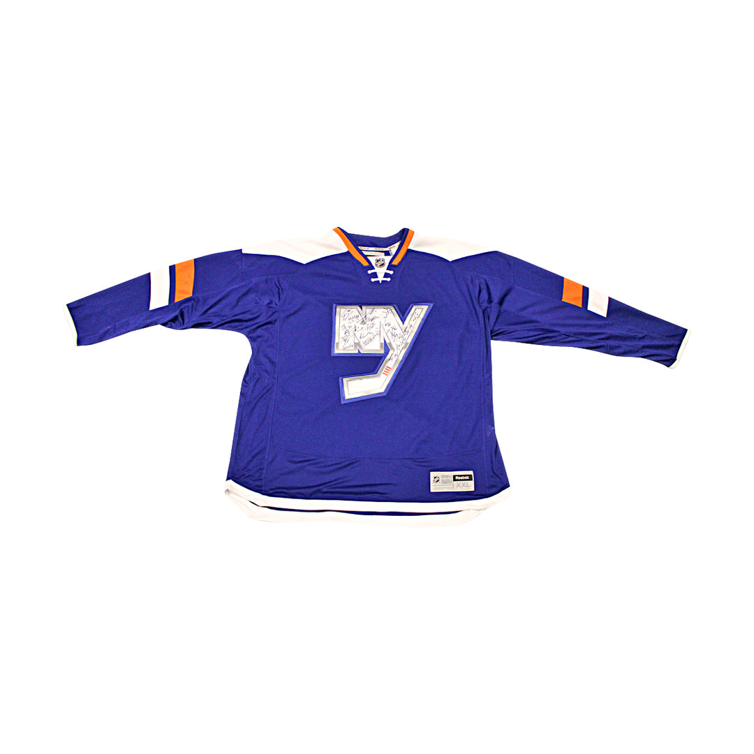 2014 New York Islanders Team Signed Stadium Series Jersey 21 Autos JSA LOA