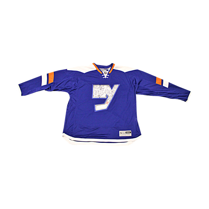 2014 New York Islanders Team Signed Stadium Series Jersey 21 Autos JSA LOA