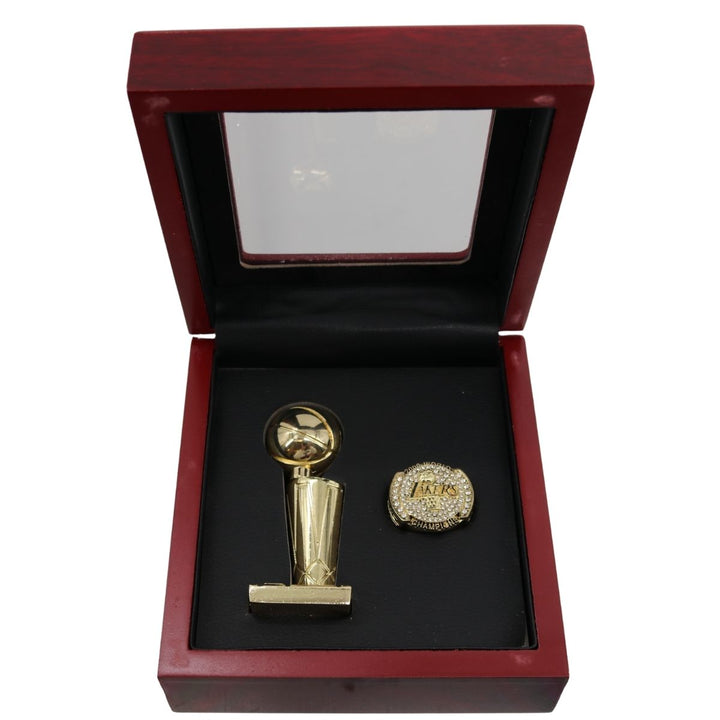2009 Lakers Replica Larry OÕBrien Trophy & Kobe Bryant NBA Finals Ring Set