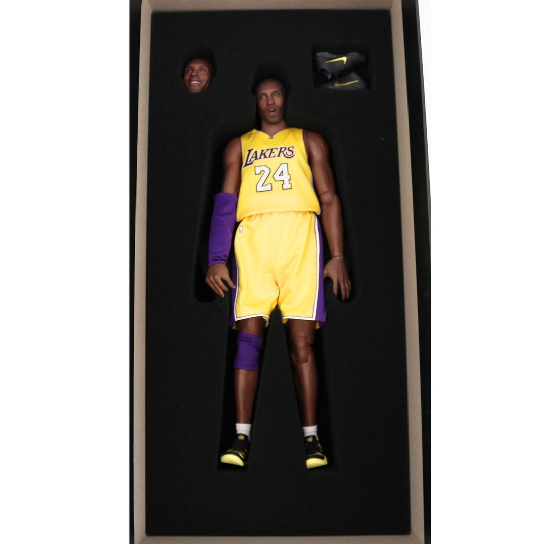Kobe Bryant Los Angeles Lakers Enterbay NBA Real Masterpiece 1:6 Action Figure