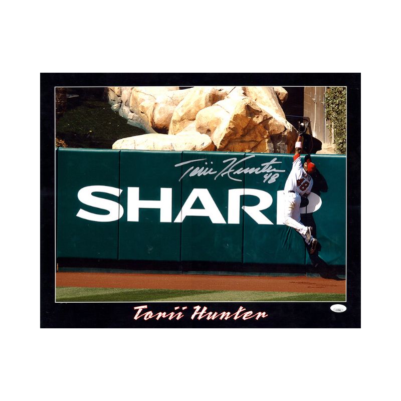 Torii Hunter Los Angeles Angels Autographed 16x20 Photo (JSA Auth)