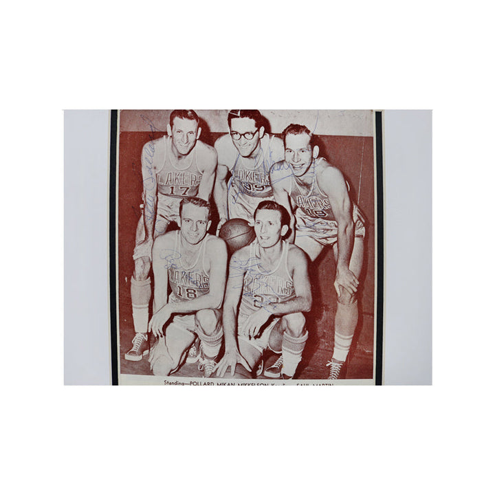 Minnesota Lakers Team Signed 8x10 Photo (JSA LOA)