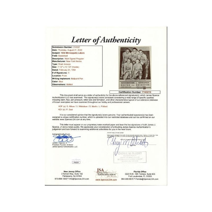 Minnesota Lakers Team Signed 8x10 Photo (JSA LOA)