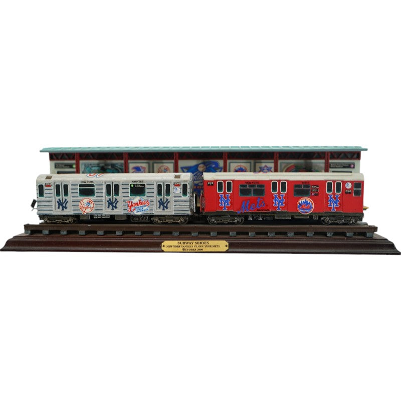 New York Yankees vs. New York Mets Danbury Mint 2000 Subway Series Train Display