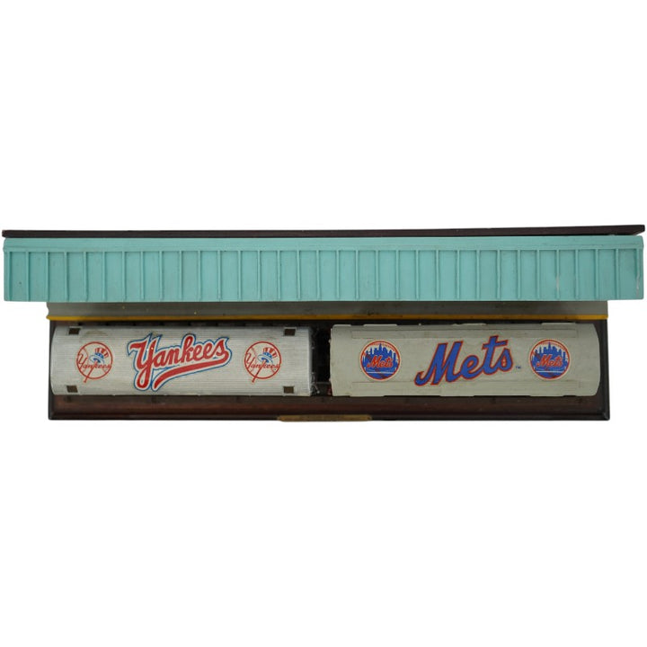 New York Yankees vs. New York Mets Danbury Mint 2000 Subway Series Train Display
