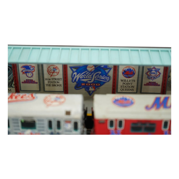 New York Yankees vs. New York Mets Danbury Mint 2000 Subway Series Train Display