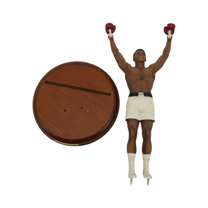 Muhammed Ali Danbury Mint The Greatest Sculpture LE/5022 Danbury Mint COA