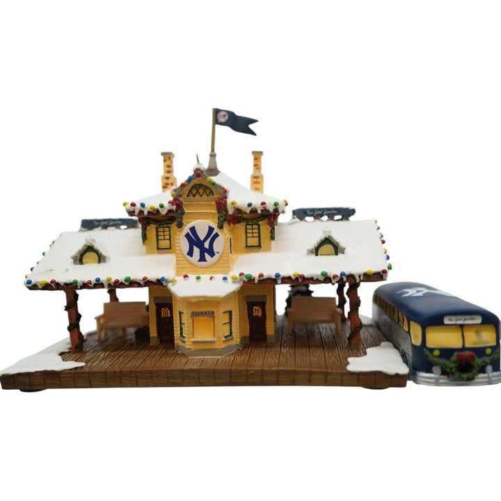 New York Yankees Hawthorne Village Yankees Station Sculpture LE/A2590