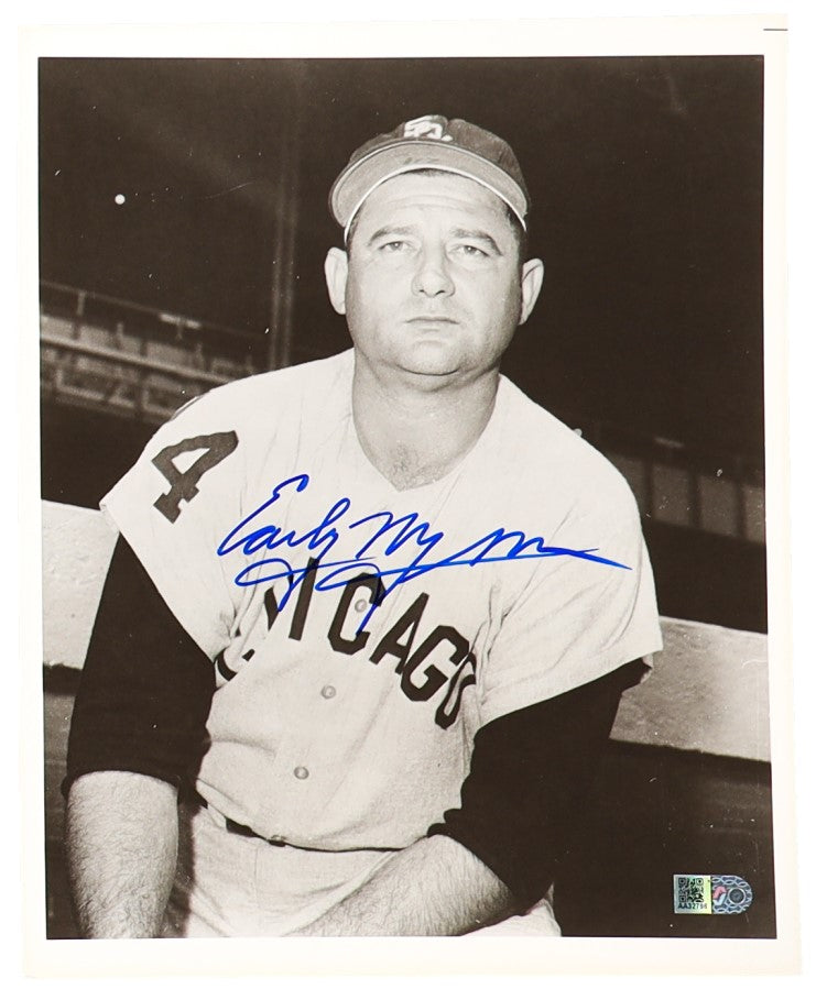 Early Wynn Chicago White Sox and Hall of Famer Signed Vintage 8x10 B&W Photo (AIV)