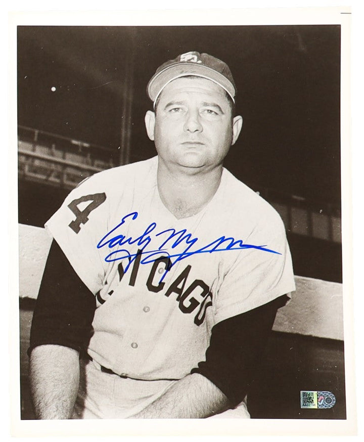 Early Wynn Chicago White Sox and Hall of Famer Signed Vintage 8x10 B&W Photo (AIV)