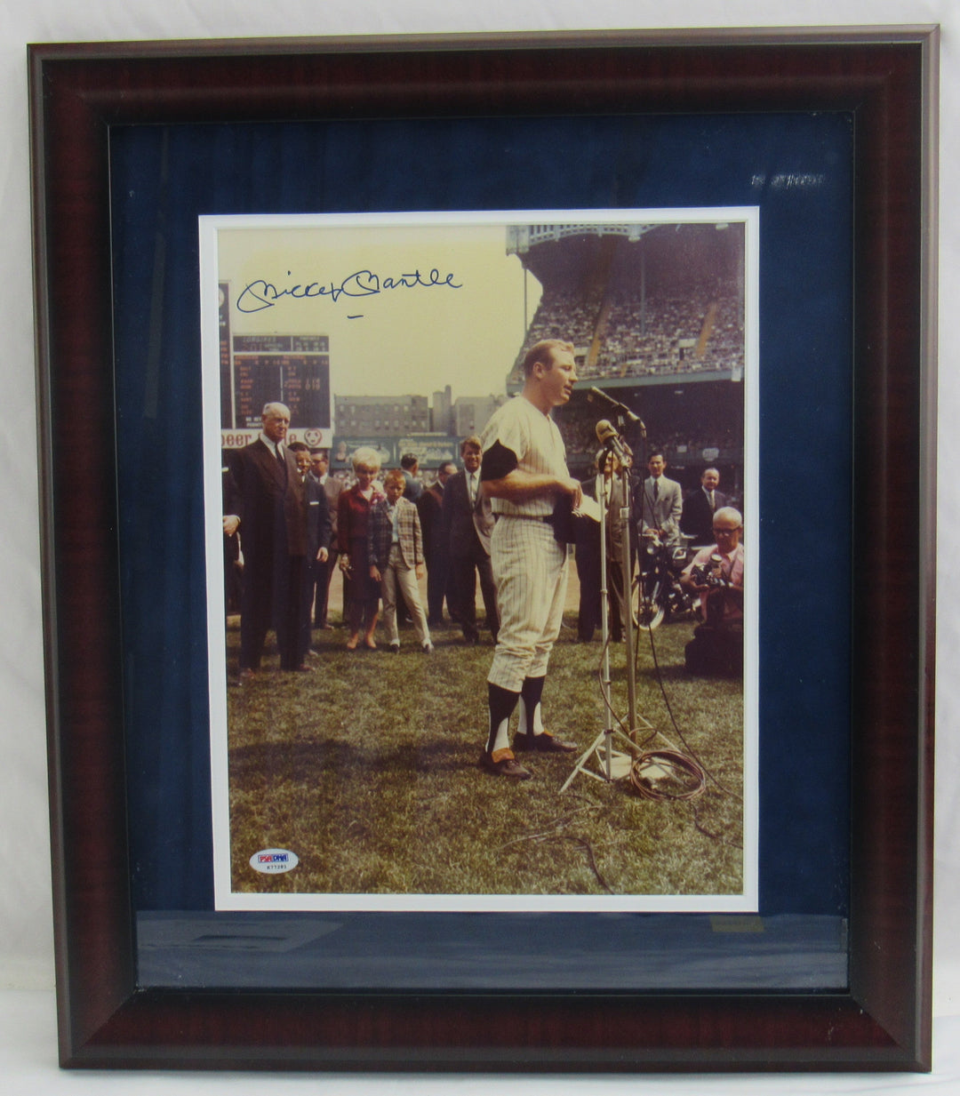 Mickey Mantle Signed Framed Photo PSA/DNA LOA K77281