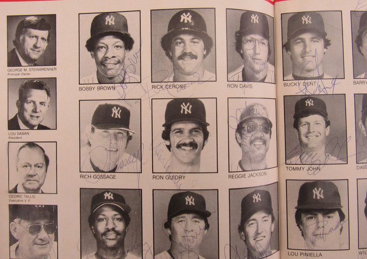 1981 New York Yankees Signed Auto Magazine Reggie Jackson Yogi Berra JSA LOA BB80239