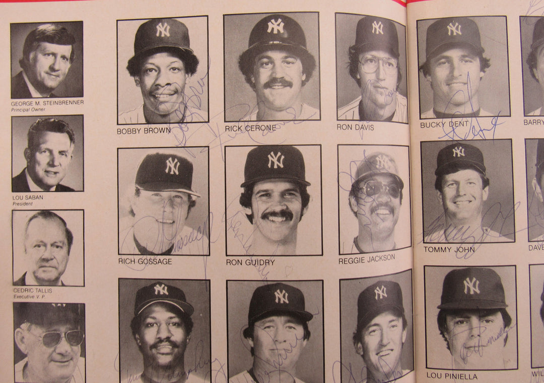 1981 New York Yankees Signed Auto Magazine Reggie Jackson Yogi Berra JSA LOA BB80239