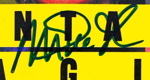 Magic Johnson Los Angeles Lakers and Hall of Famer Signed 1989 Sports Illustrated Magazine (Beckett)